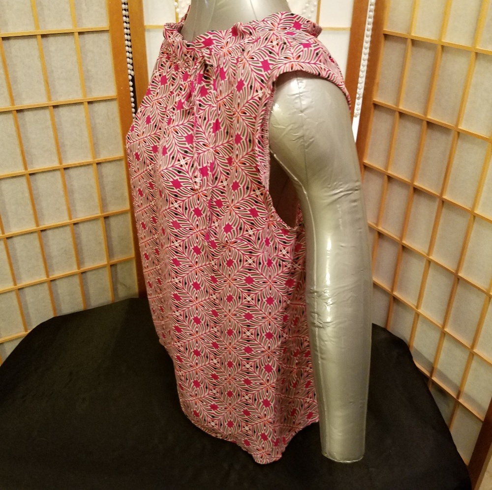 Sleeveless Top - Picture 3 of 6